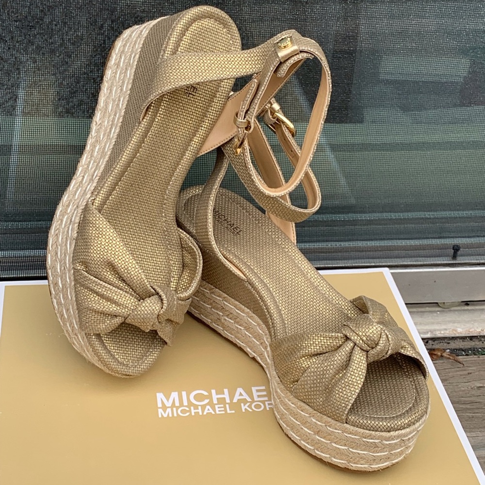 NWB Michael Kors Maxwell Mid Wedge Gold Size 9